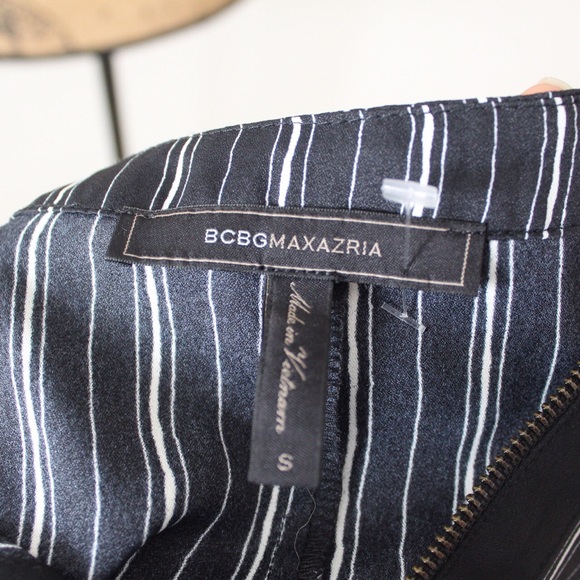 BCBGMazAzria Small Black & White Striped Short Sleeve Mini Shift Dress - Picture 4 of 8